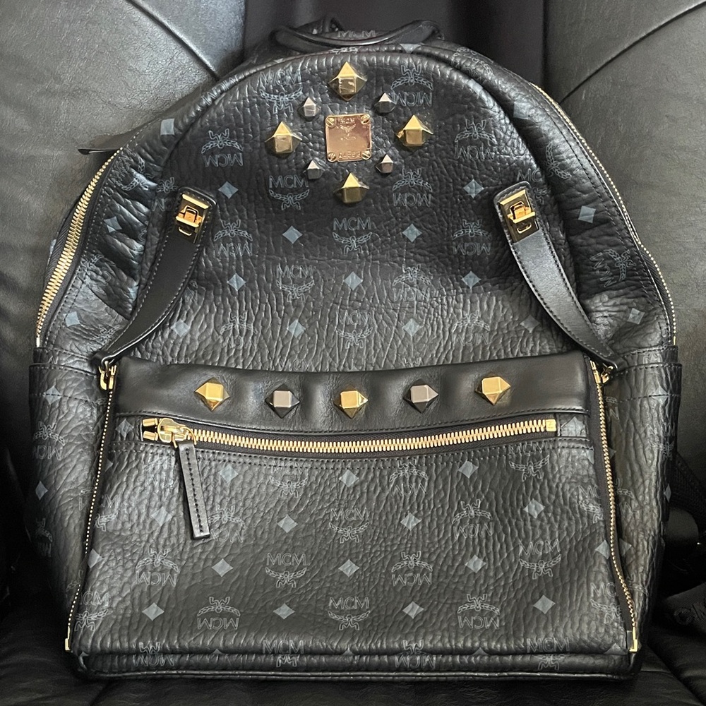 MCM Visetos Medium Dual Stark Black and Gold Studded Backpack